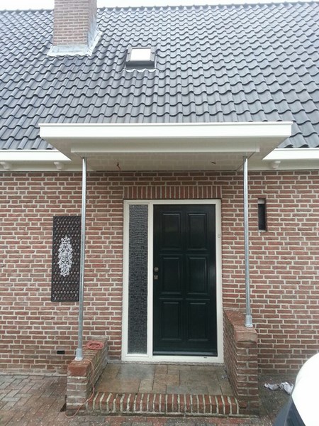 Overwegen Bourgeon salami Afdak boven voordeur van woning Westerlee december 2014 - Aannemingsbedrijf  Pijper Winschoten